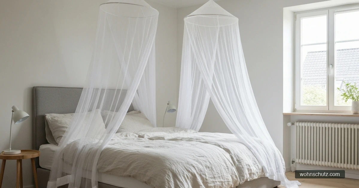 Verschiedene Mückennetze im Vergleich – Reisebett-Netz konisch, Doppelbett-Baldachin und Fenster-Fliegengitter nebeneinander